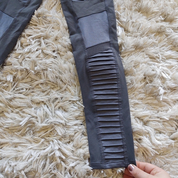 ALO Yoga Gray Moto leggings Small - Picture 5 of 8